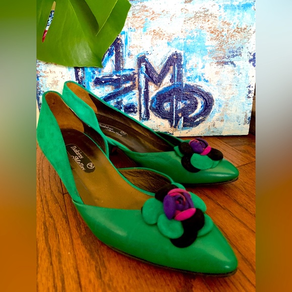 Tsakiris Mallas Shoes - Green Kitten Heels with FLOWER 🌺 detail front